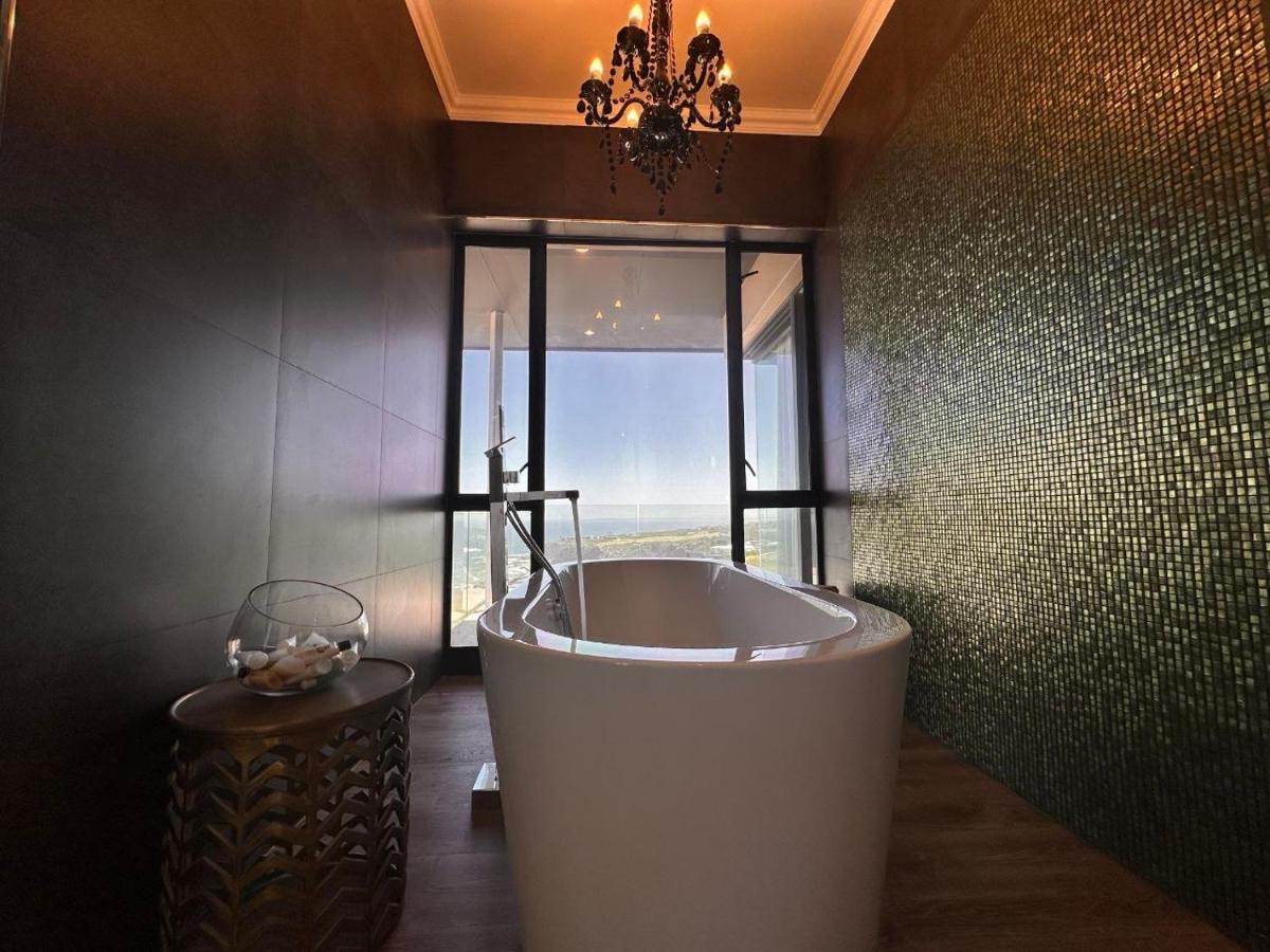 Luxury Home Located On Pinnacle Point Golf Estate Mossel Bay Exterior foto
